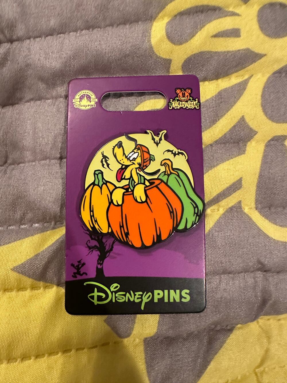 NWT Disney Parks Pluto Halloween Pumpkin Holiday Oogie Boogie Bash Pin